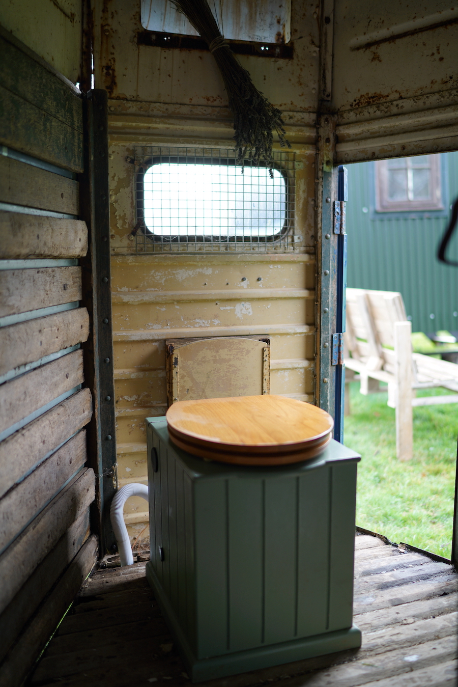 Compost loo